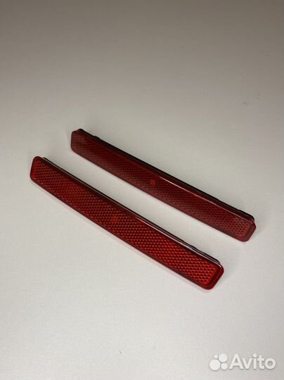 Отражатель в задний бампер Volkswagen T5