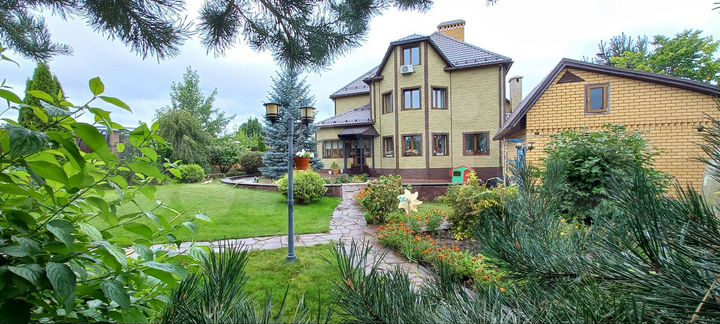 Коттедж 456,5 м² на участке 14 сот.