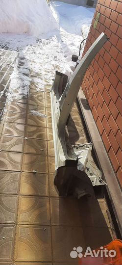 Продаю порог левый от Nissan Leaf ZE0