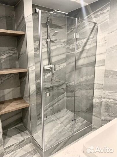 Стеклянная душевая кабина