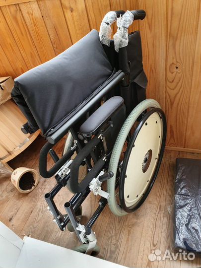 Коляска инвалидная Barry A7 T