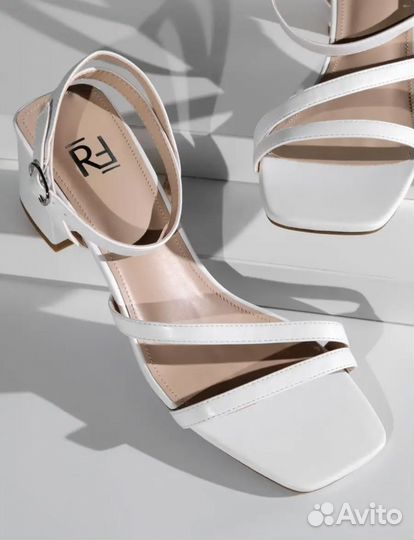 Босоножки женские