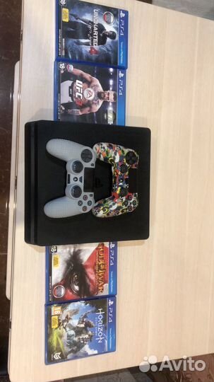 Sony playstation 4 slim