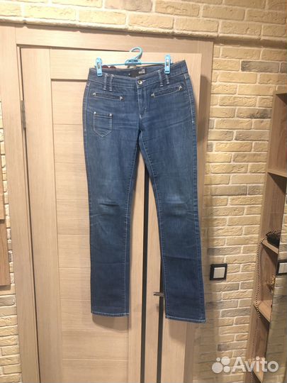Джинсы фирменные женские « Moschino»
