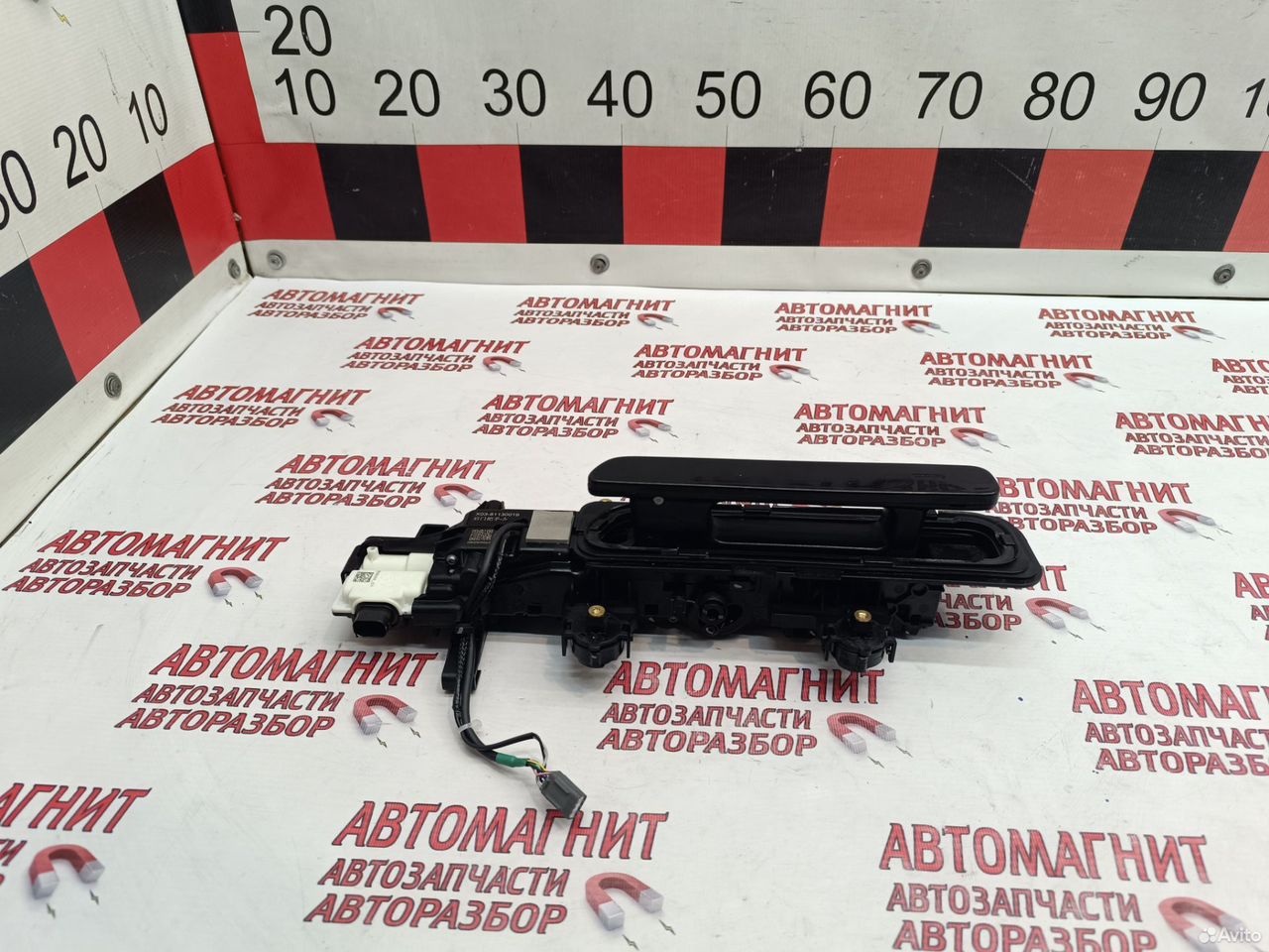 Ручка двери задняя левая Lixiang L7 без дефектов