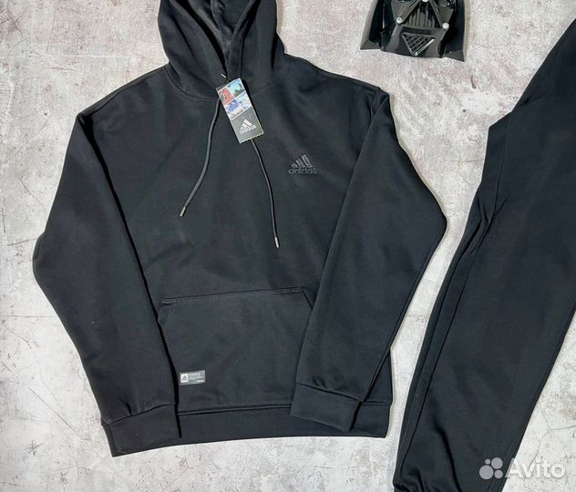 Спортивные костюмы Adidas