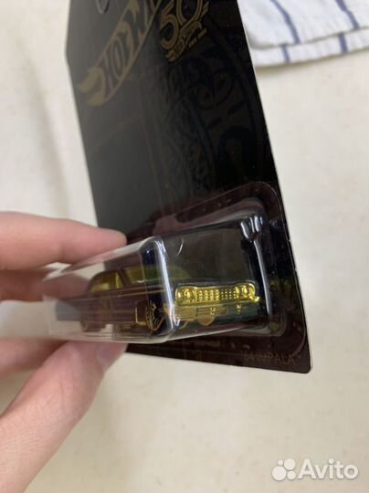 Hot Wheels 50th anniversary black gold \ Impala 64