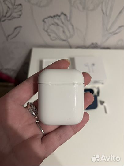 Беспроводные наушники Apple AirPods 2