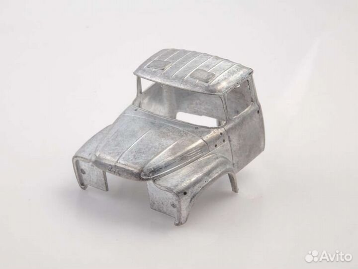 Сборная модель ЗИЛ-130В1 седельный тягач 1520AVD