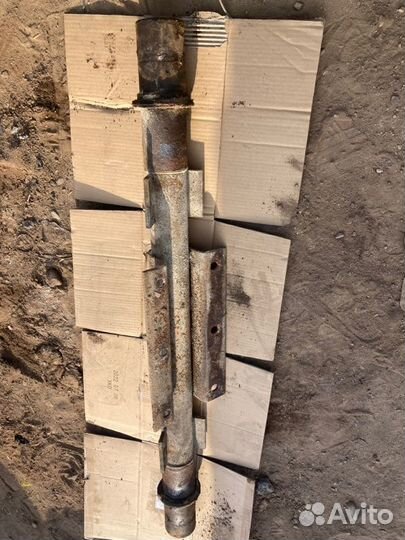 Ось крепления кузова Маз 5516