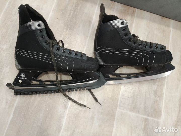 Коньки хоккейные