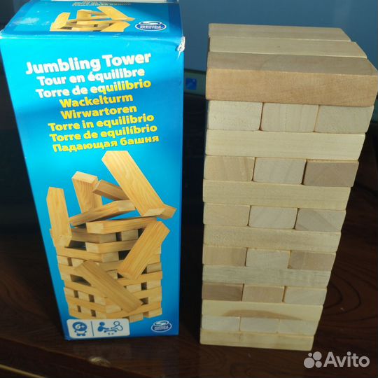 Игра Дженга (падающая башня)