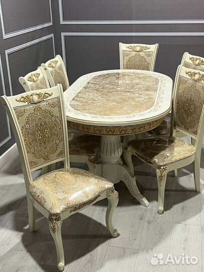 Кухонный стол и стулья