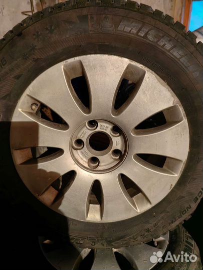 Michelin Latitude X-Ice North 3 215/65 R16