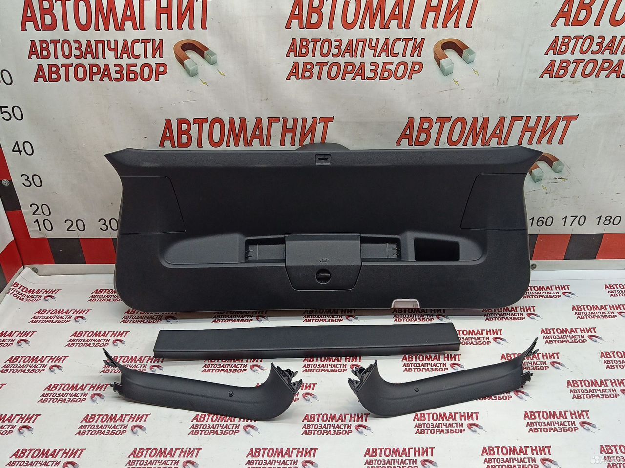 Обшивка крышки багажника Volkswagen Tiguan 2