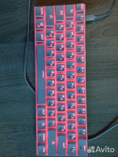 Механическая клавиатура белая