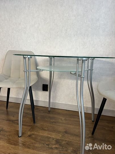 Кухонный стол стеклянный круглый