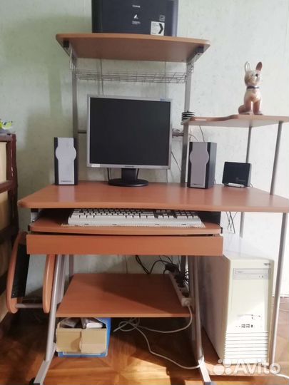 Компьютерный стол