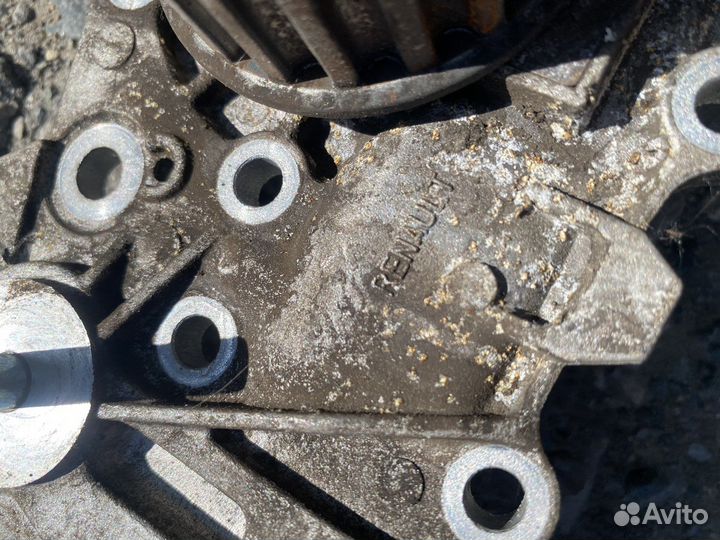 Помпа оригинал k7j Logan Sandero Kangoo1,4