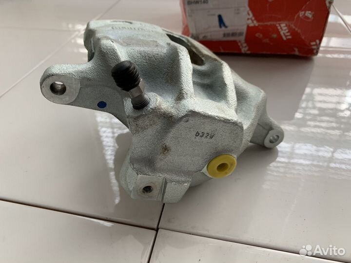 Передние суппорта Audi A4 1995-2001 Новые