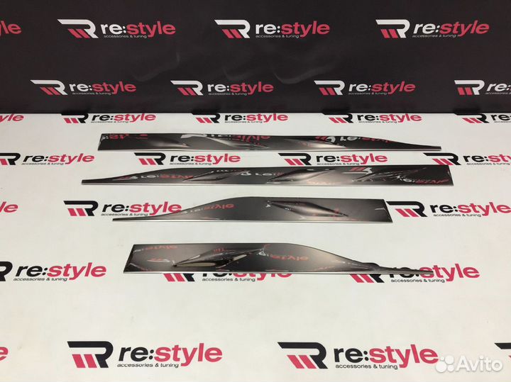 Молдинги дверей Toyota Rav4 (XA50) с20г U2686