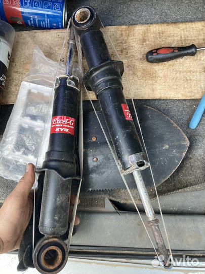 Амортизаторы Toyota Prius KYB 341363