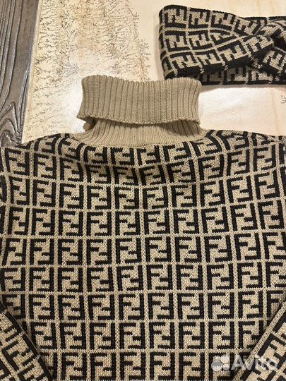 Водолазка с повязкой под fendi