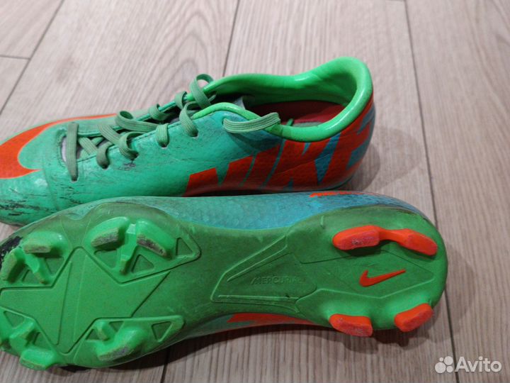 Футбольные бутсы nike