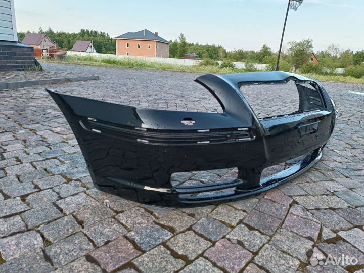 Передний бампер Toyota Avensis
