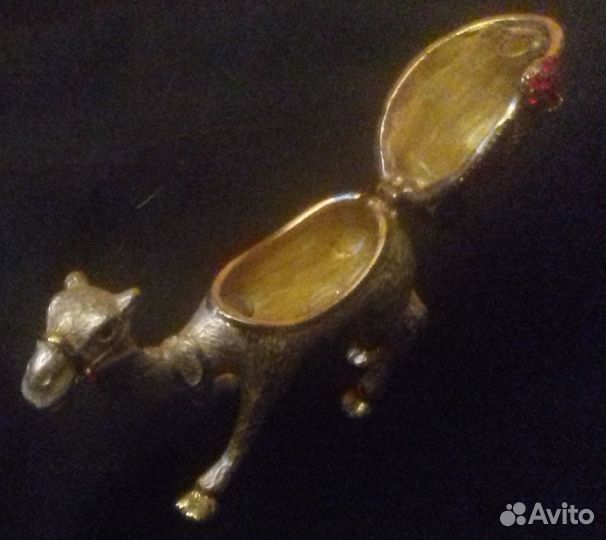 Статуэтка-шкатулка 