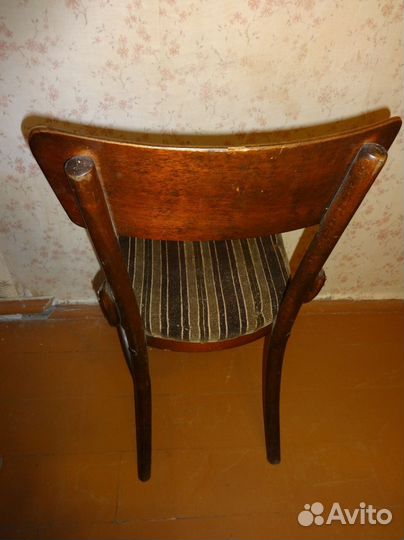 Стул деревянный
