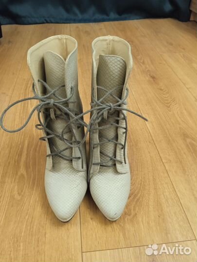 Ботильоны на каблуках кожзам