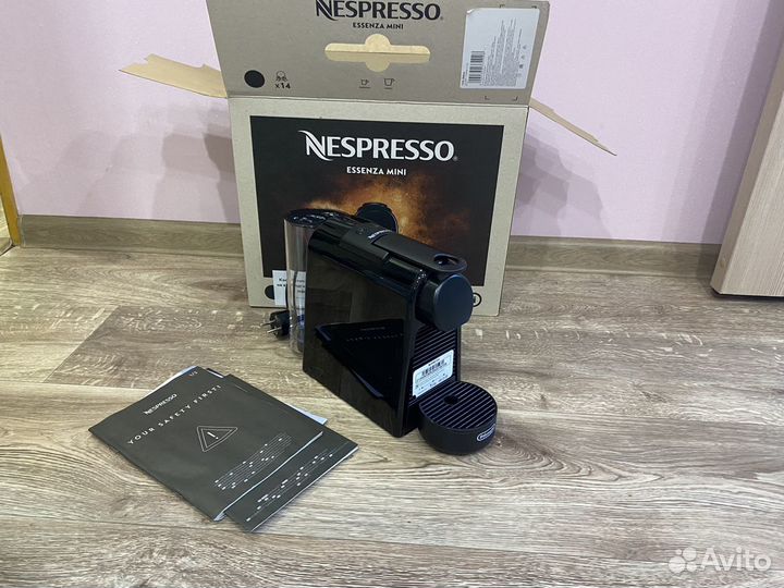 Кофемашина delonghi nespresso essenza mini