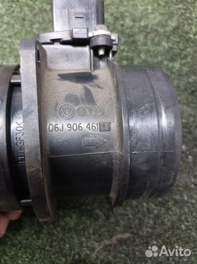 Расходомер воздуха (массметр) VW Tiguan 2007-2011