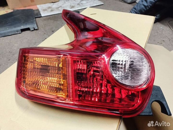 Фонарь левый задний nissan juke
