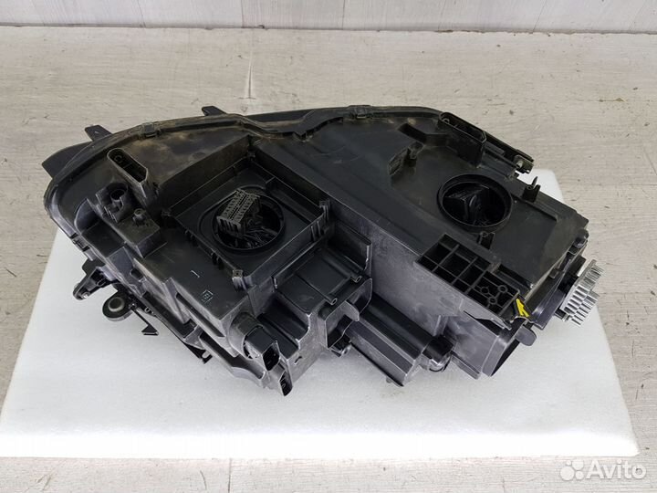 Фара левая Volkswagen Tiguan