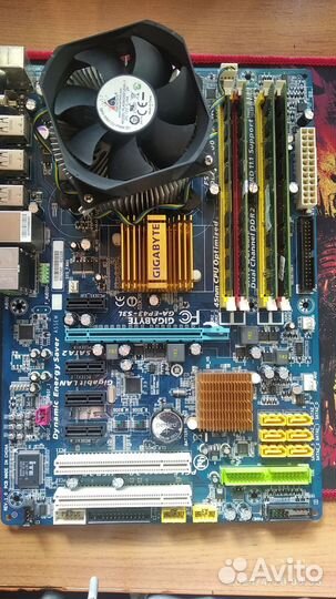 Материнская плата с процессором и памятью