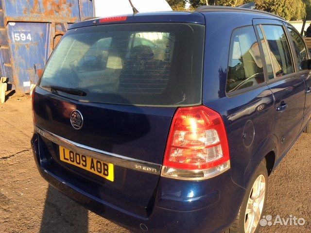 Разбор на запчасти Opel Zafira B