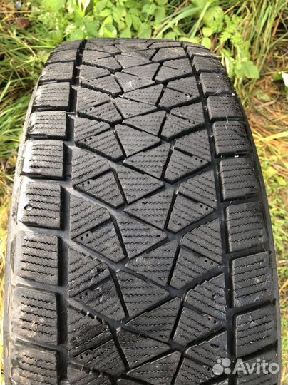 Bridgestone Blizzak DM-V2 225/65 R17