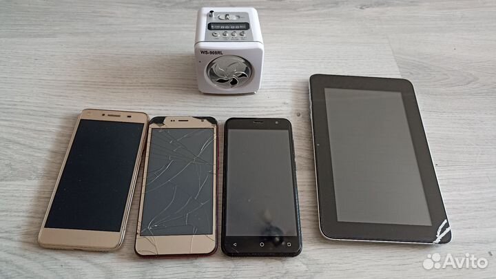 Мобильные телефоны на запчасти