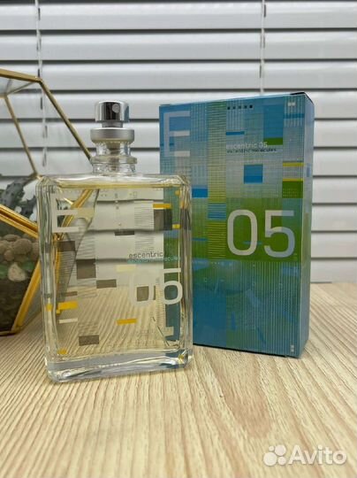 Escentric Molecules Escentric 05