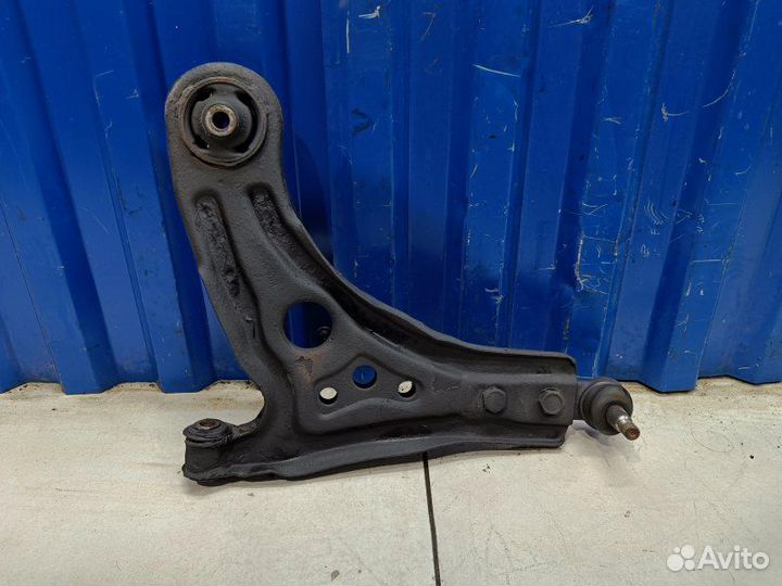 Рычаг нижний передний левый Chevrolet Aveo T250