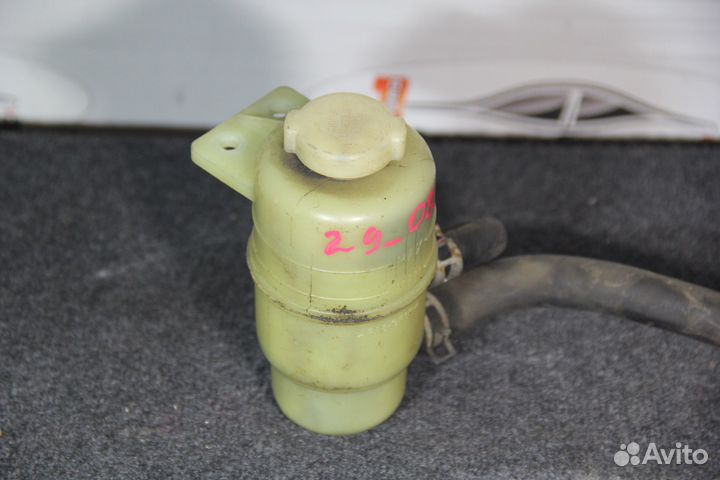 Бачок гур c Mitsubishi Outlander CW4W 4B11