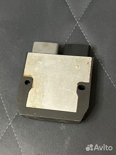 Реле зарядки FH020AA (5- контактное)