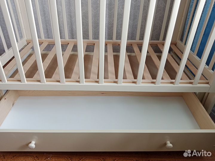 Детская кроватка С маятником +матрас