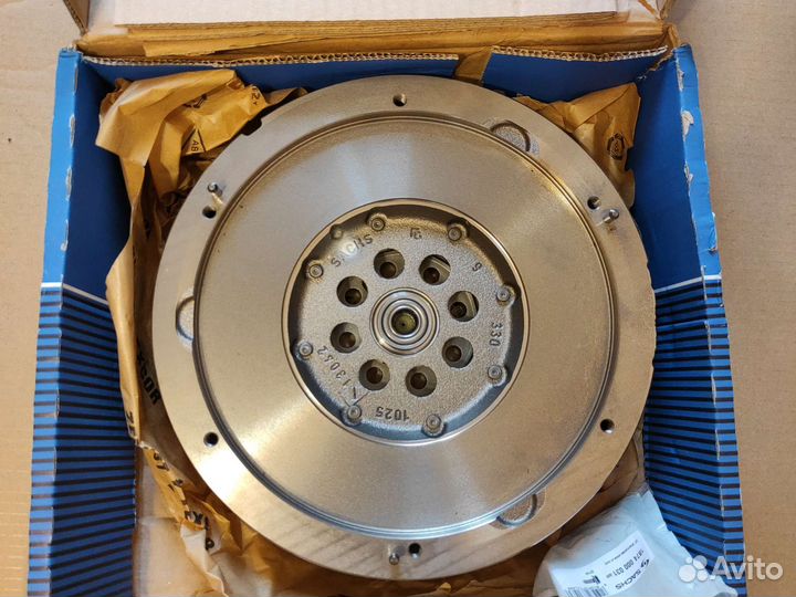 Маховик двухмассовый OM651 новый