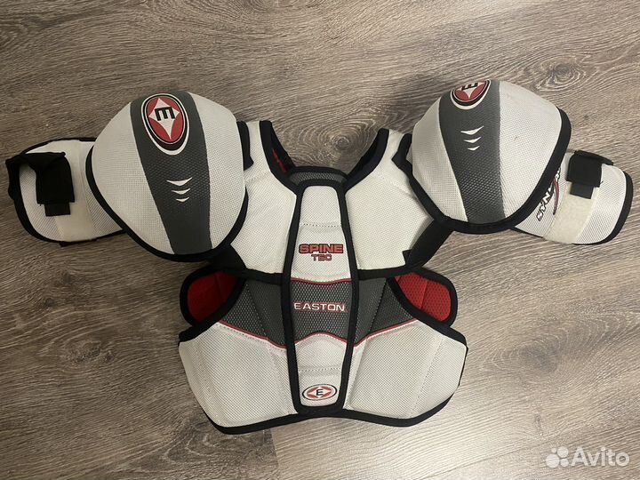 Нагрудник хоккейный Easton