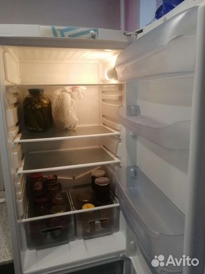 Холодильник бу Indesit