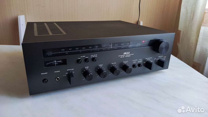 Стерео ресивер Akai AA 1020 в отл. сост. 220 Вольт
