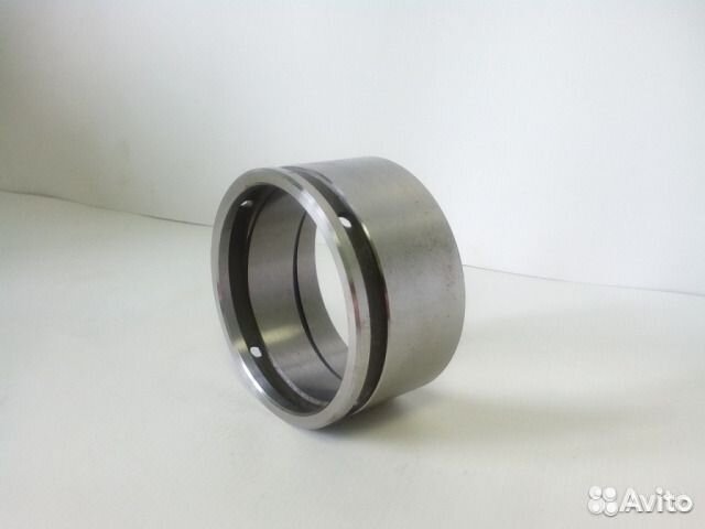 Втулка г/ц поворота стрелы снизу Volvo BL61,BL71B